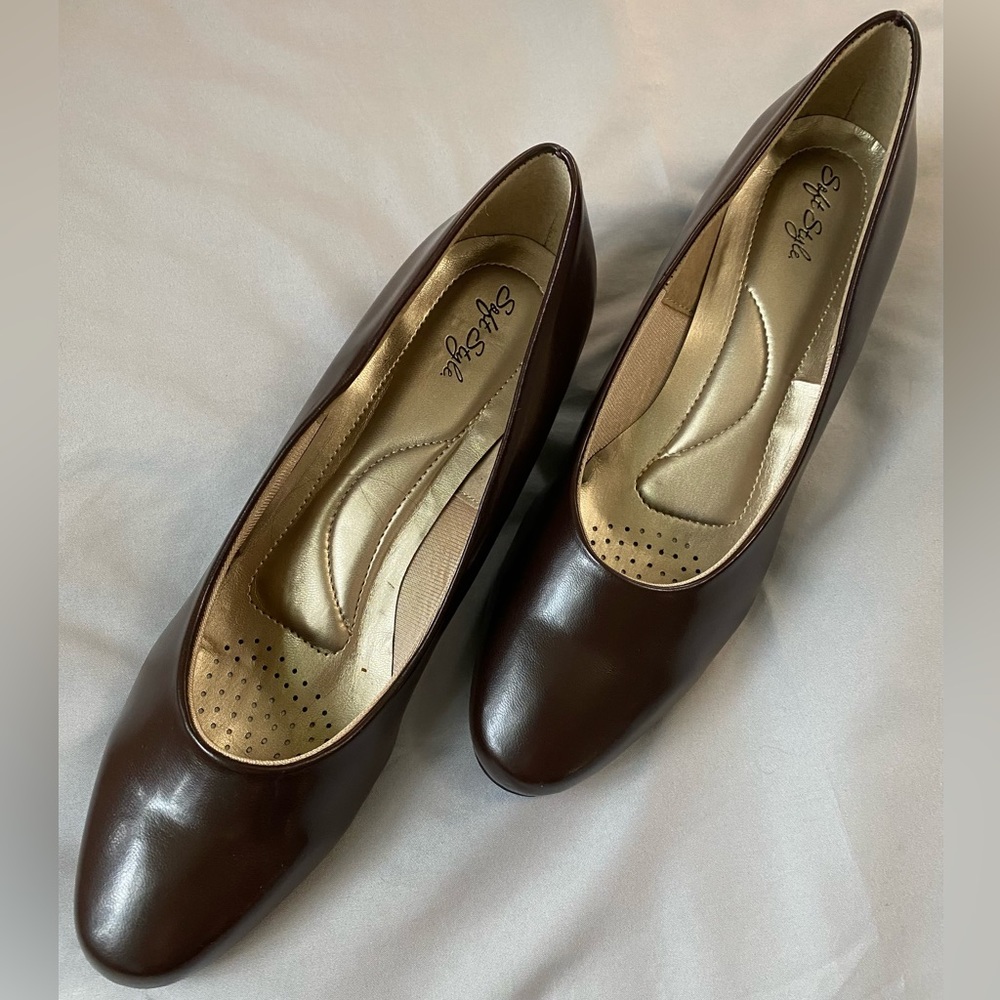 Size 11 Soft Style Women's Brown Shoes
